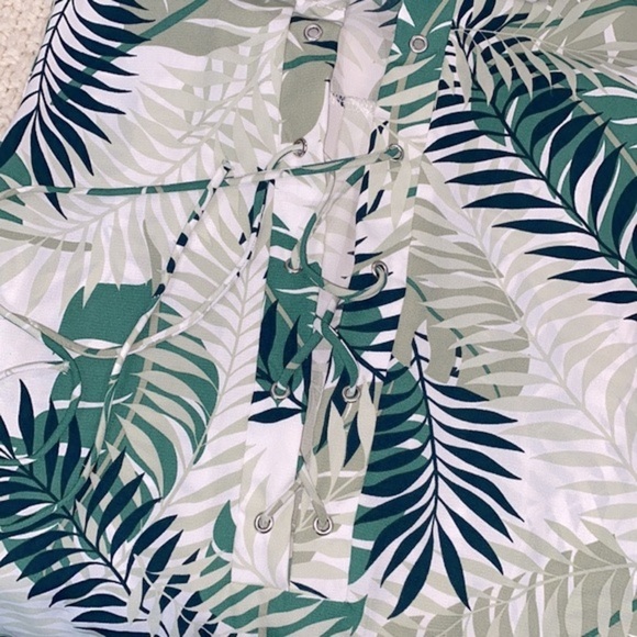 Karlie tropical lace up tunic top size small - Picture 6 of 6